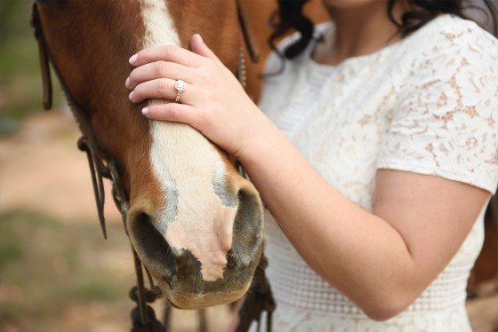 utah-horseback-riding-engagement-photos-11