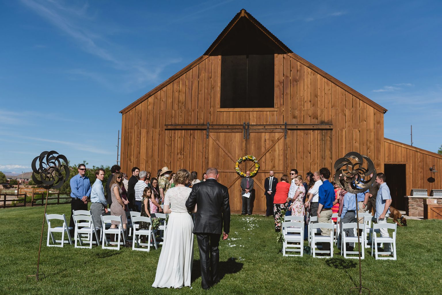 » Hela Seegmiller Historic Farm Wedding