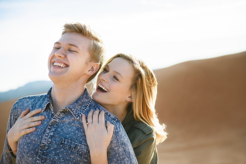 coral-pinks-sand-dunes-engagement-10
