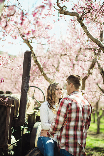 orchard-engagement-photos-3